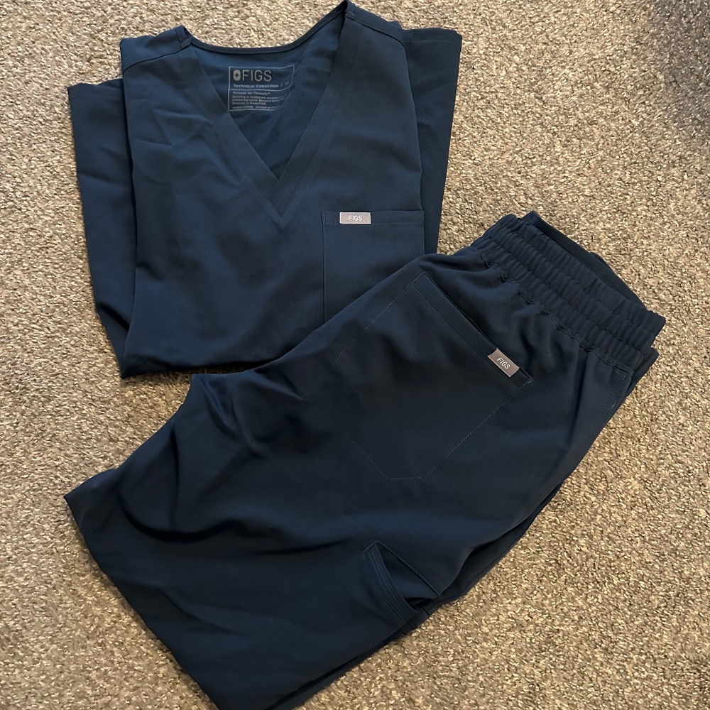 Figs scrubs